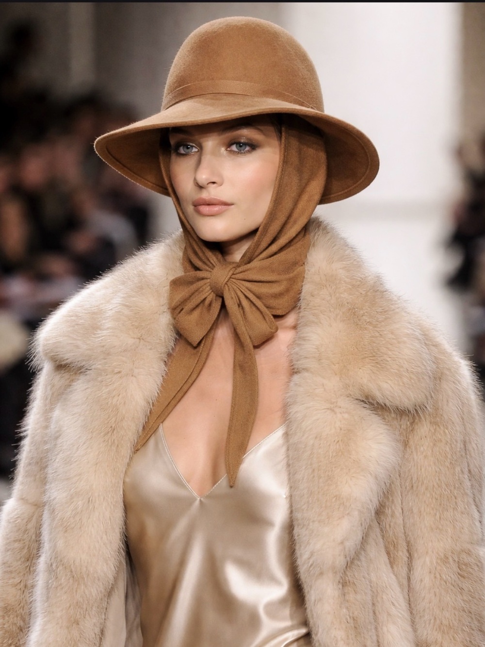 Medium Tan Wide-Brimmed wool Safari Hat with ties